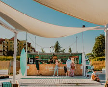 7. Stara Odra Beach Bar ? ul. Zawalna 53 ? przy mostach Trzebnickich