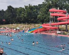 W tym sezonie wrocławskie baseny i kąpieliska odwiedziło 166 tys. osób