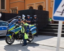 Piknik ?Bezpieczna droga do szkoły? przed Dworcem Głównym PKP we Wrocławiu