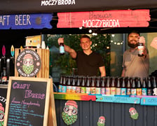 Na zdjęciu uczestnicy Wrocławskiego Oktoberfest 2022 na placu Nowy Targ