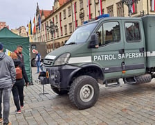 Pokaz sprzętu wojskowego 11 listopada na wrocławskim Rynku
