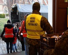 W przededniu Wigilii Bożego Narodzenia na Ostrowie Tumskim rozdano 1200 paczek dla osób w kryzysie bezdomności i bardzo ubogich.