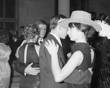 <p>Sylwester w PRL-u, uczestnicy zabawy w Pałacu Kultury i Nauki 1966/1967 Archiwum Grażyny Rutkowskiej</p>