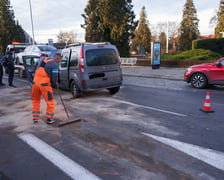 <p>Usuwanie ślad&oacute;w wypadku na Powstańc&oacute;w Śląskich</p>