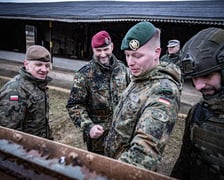 <p><strong>O służbę w WOT&nbsp;może&nbsp;ubiegać się każdy</strong>,&nbsp;kto<strong>&nbsp;</strong>jest zdolny do czynnej służby wojskowej na podstawie orzeczenia właściwej komisji lekarskiej.</p>