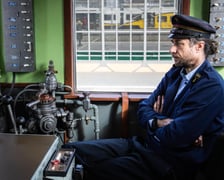 <p class="MsoNormal">Pociąg retro na peronie Dworca Gł&oacute;wnego we Wrocławiu</p>
