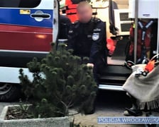 Zdjęcie z akcji ratowania osób z zadymionego budynku na Wojszycach