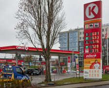 <p>Stacja paliw Cirkle K przy ul. Smoleckiej</p>
<ul>
<li>Pb 95 6.93 zł</li>
<li>D 95 7.28 zł</li>
<li>LPG&nbsp;3.15 zł</li>
</ul>