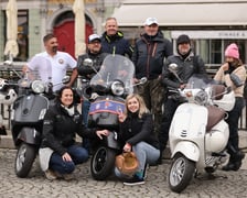 Zlot skuterów Vespa na placu Solnym we Wrocławiu
