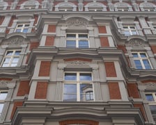 <p>Zabytkowa kamienica pod adresem pl. Uniwersytecki 7</p>