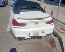 Nieprzepisowo zaparkowane auta na kopercie dla osób z niepełnosprawnością