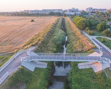 Nowa kładka pieszo-rowerowa pomiędzy Muchoborami, nad Ślęzą