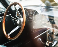 Rajd zabytkowych pojazdów i samochodów elektrycznych na Rynku we Wrocławiu