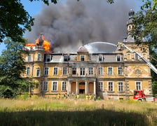 Pożar pałacu w Jelczu-Laskowicach.
