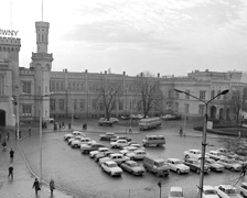 <p>Dworzec Gł&oacute;wny we Wrocławiu w latach 70. Elewacja zachodnia</p>