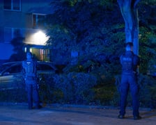 Ewakuacja mieszkańców bloku przy ul. Poznańskiej. Kilka niewybuchów w jednym z mieszkań