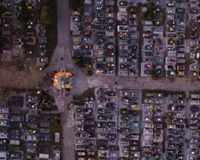 Cmentarz przy Bardziej, widok z góry, 1 listopada 2024