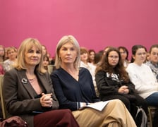 Dziś, 28 listopada, podczas konferencji wroc.win.with.hiv podsumowano efekty projektów profilaktycznych. Na pierwszym planie dyrektorka Wydziału Zdrowia i Spraw Społecznych Joanna Nyczak i wiceprezydent Wrocławia Renata Granowska