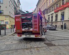<p>Pożar samochodu dostawczego na ul. Gepperta we Wrocławiu</p>