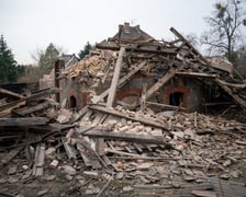 <p>Zburzona zabytkowa willa przy Kasprowicza 23. Zdjęcie archiwalne z 2024</p>
