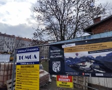 <p>Zaczęło się korytowanie pod obrzeża alejek</p>