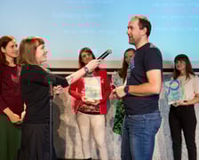 <p>Wręczenie nagr&oacute;d 6. edycji akcji &bdquo;W k&oacute;łko kręcę&rdquo; w Barbarze&nbsp;&ndash; Phoenix - 3 748 pkt, 3 016 km</p>