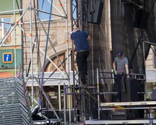 W Rynku budują scenę na 23. bicie Gitarowego Rekordu Świata