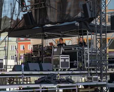 W Rynku budują scenę na 23. bicie Gitarowego Rekordu Świata