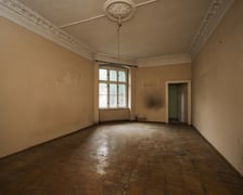 <p>Wnętrza kamienic 1, 1a i 1b na Dworcowej we Wrocławiu</p>