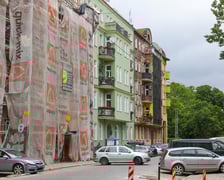 <p>Budynki i spotkanie na Ołbinie, Rozbrat 12, w głębi Rozbrat 16</p>