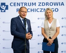 <p>Dyrektor WCZ dr Wojciech Skiba i wizeprezydent Wrocławia Renata Granowska</p>