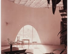 <p class="MsoNormal">Dom Igloo, wnętrze, zdjęcie z wystawy &bdquo;Kształt marzeń. Architektura Witolda Lipińskiego&rdquo; Muzeum Architektury we Wrocławiu</p>