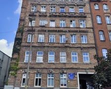 <p>Kamienica pl. Strzelecki 17 przed modernizacją</p>