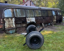 Wrak legendarnego autobusu Bałtyk, który trafił do Muzeum Motoryzacji WENA w Oławie