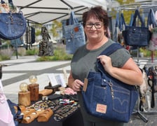 <p>Targi rękodzieła na placu Nowy Targ</p>