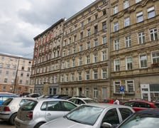 Kamienice przy Więckowskiego na początku remontu w lipcu 2025