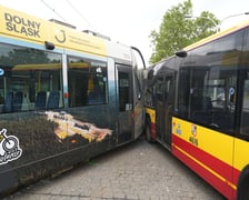 <p>21 sierpnia na wrocławskim Gaju doszło do kolizji z udziałem tramwaju i autobusu</p>