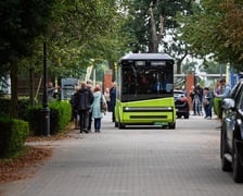 Autonomiczny pojazd Blees BB-1 na cmentarzu Osobowickim