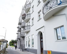 <p>Kamienice przy ul. Krakowskiej 25 i 27, widok od frontu&nbsp;</p>