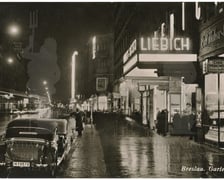 <p>Nieistniejący Teatr Liebicha przy ul. Piłsudkiego w latach 30. XX wieku. Poczt&oacute;wka wysłana w roku 1937.&nbsp;</p>