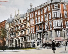 <p>Ulica Curie-Skłodowskiej przy skrzyżowaniu z Norwida, w roku 1912.&nbsp;</p>