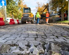 Przebudowa Powstańców Śląskich w dniu 13 października 2025 po przełożeniu ruchu na lewe pasy