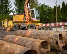 Postęp prac przy budowie kanalizacji na Kłokoczycach we Wrocławiu
