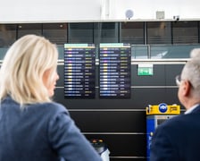 Powitanie pasażerki (4,5 mln) na lotnisku we Wrocławiu, 17 października 2025