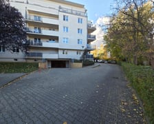 Uszkodzone auta na osiedlu Krzyki-Partynice