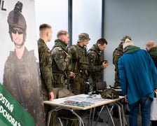 <p>Pierwsze ze szkoleń dla mieszkańc&oacute;w Wrocławia z zakresu obrony cywilnej - żołnierze z AWL</p>