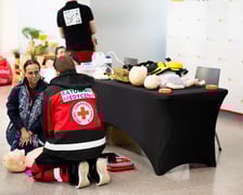 <p>Pierwsze ze szkoleń dla mieszkańc&oacute;w Wrocławia z zakresu obrony cywilnej - kurs pierwszej pomocy</p>