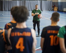 Koszykarze Śląska Wrocław odwiedzili uczniów V LO