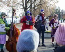 Odsłonięcie Ławeczki Życzliwości na bulwarze Xawerego Dunikowskiego, 21 listopada 2025