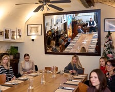 <p>Warsztaty kulinarne w Restauracji Wrocławskiej &ndash; dr Grzegorz Sobel (z prawej) i dr Tomasz Sielicki (z lewej) opowiadają o wrocławskiej kuchni&nbsp;</p>